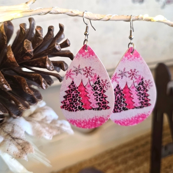 VEGAN LEATHER CHRISTMAS TREE DANGLE EARRINGS - Picture 1 of 3